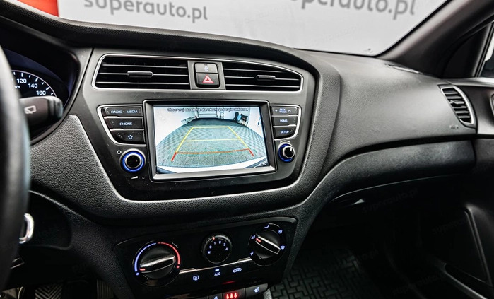 Hyundai i20 cena 53900 przebieg: 64187, rok produkcji 2019 z Staszów małe 277